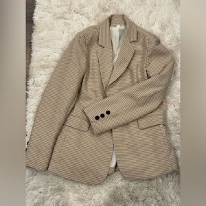 Women’s tan blazer